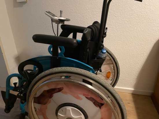 Elektrischer Rollstuhl entwendet